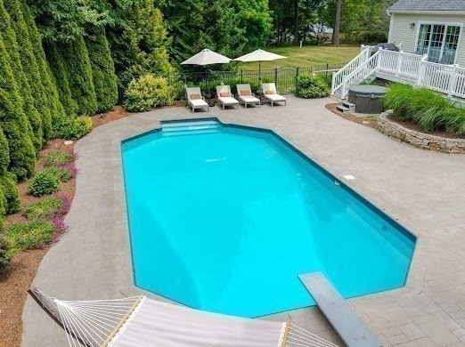 15 Applewood Rd