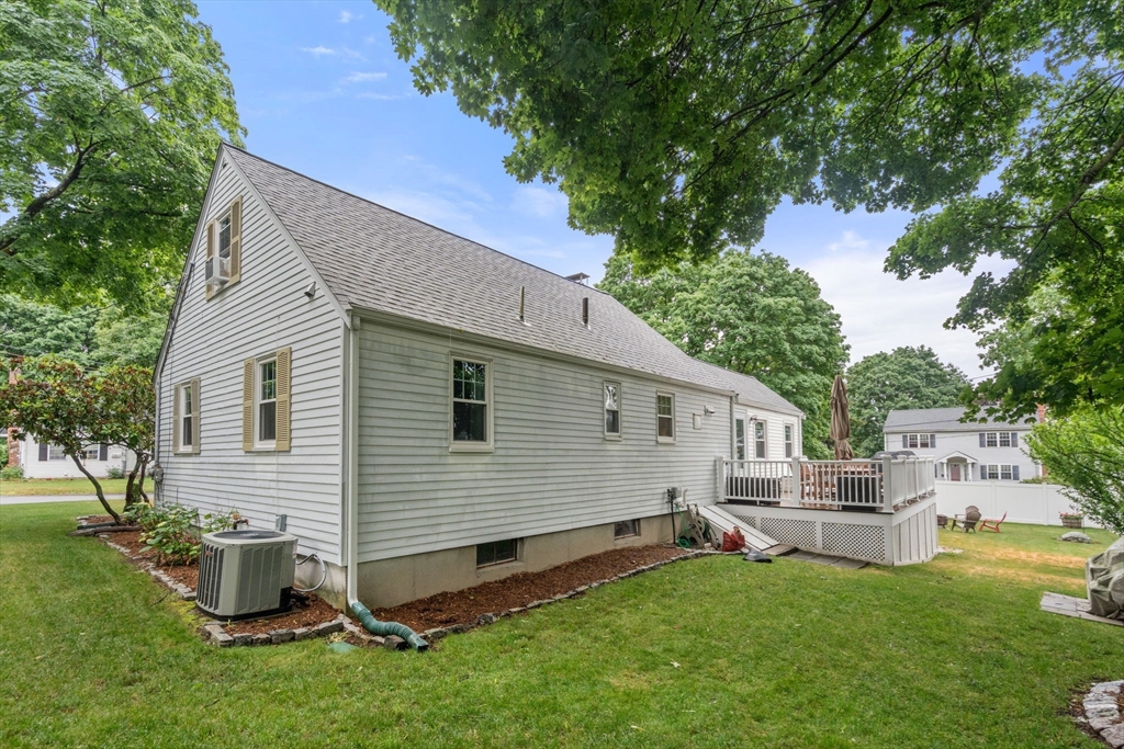 29 Laurel Street