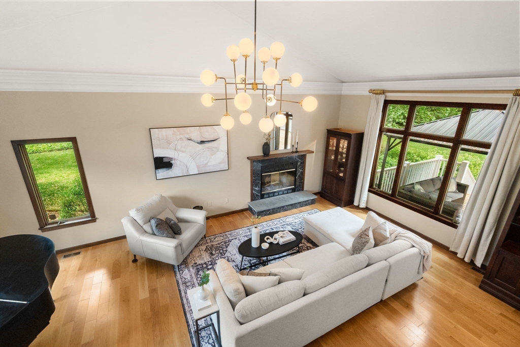 3 Milton Ln