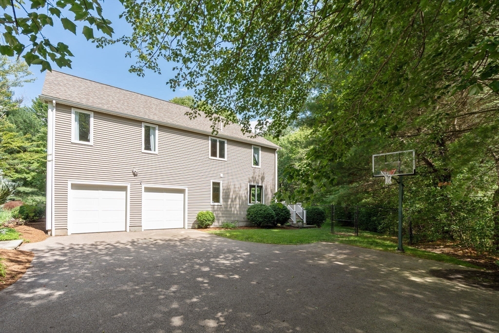 3 Milton Ln