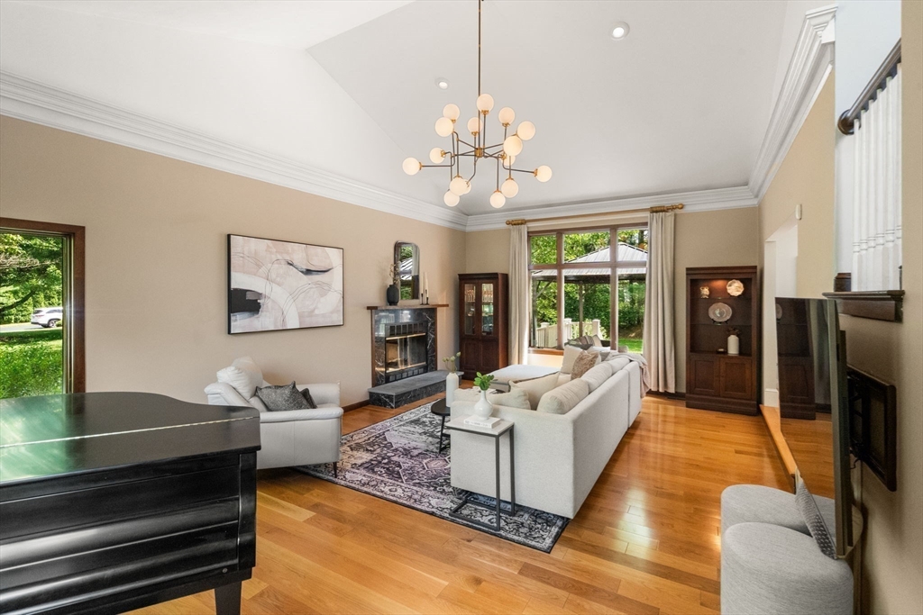 3 Milton Ln