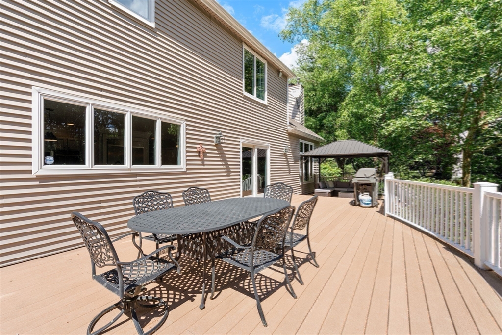 3 Milton Ln