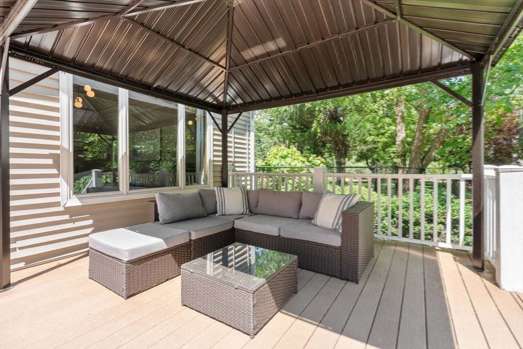 3 Milton Ln