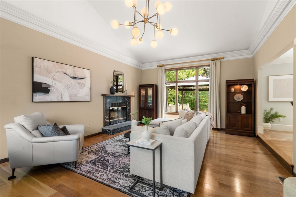 3 Milton Ln