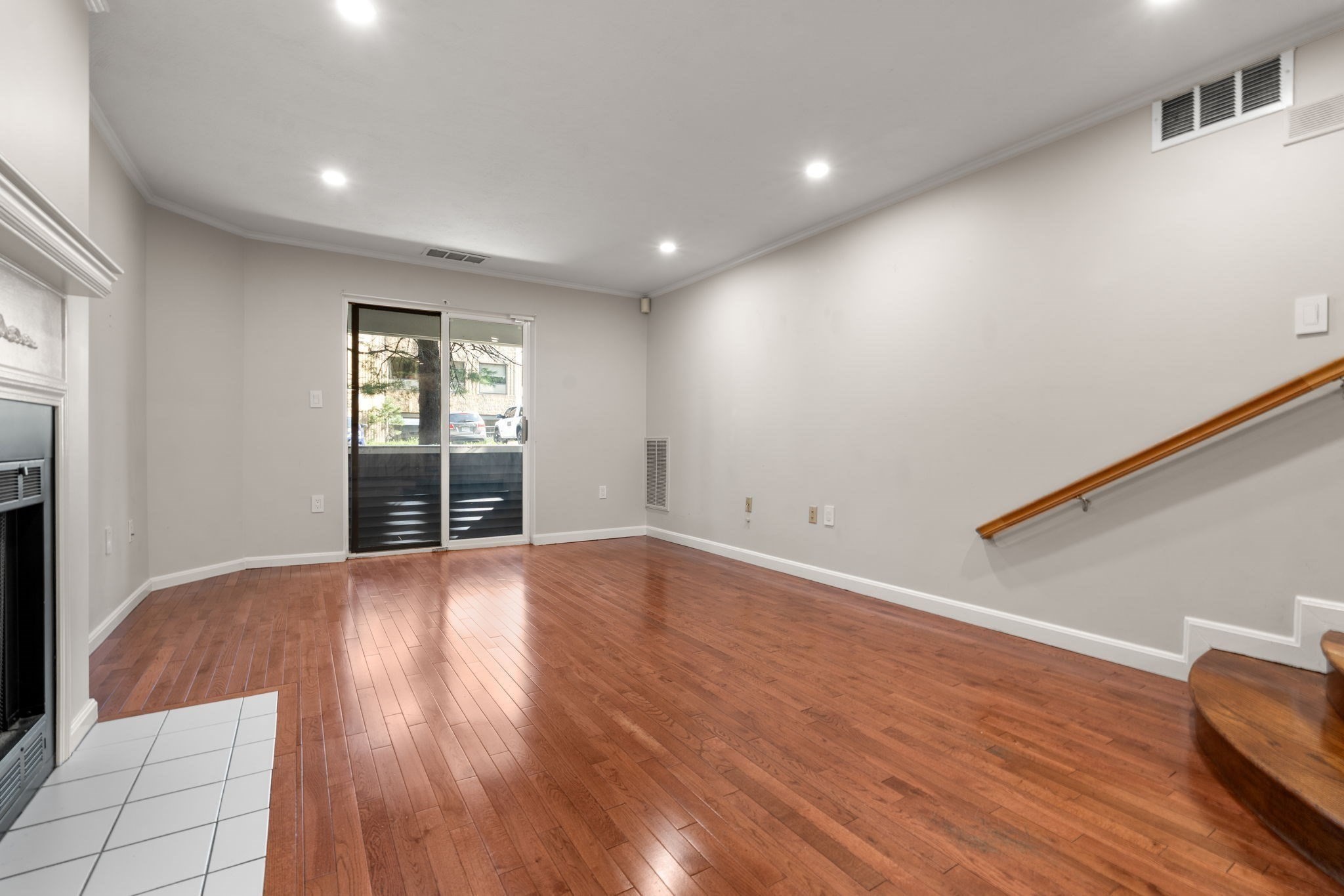 1216 Vfw Pkwy # 40