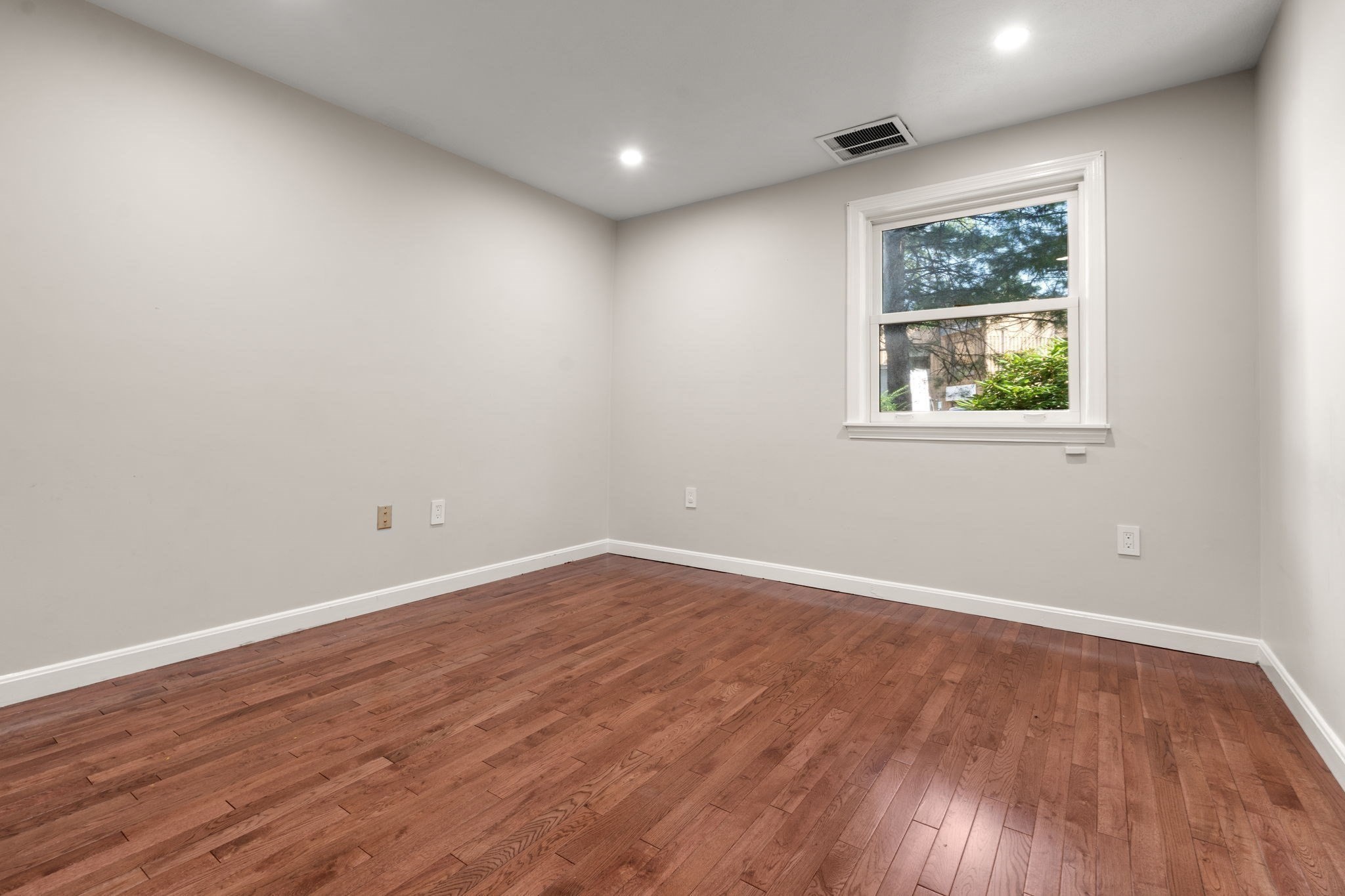 1216 Vfw Pkwy # 40