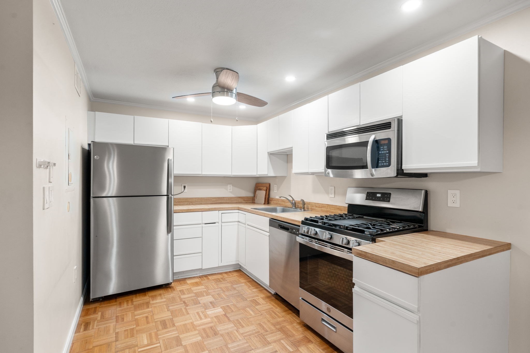 1216 Vfw Pkwy # 40