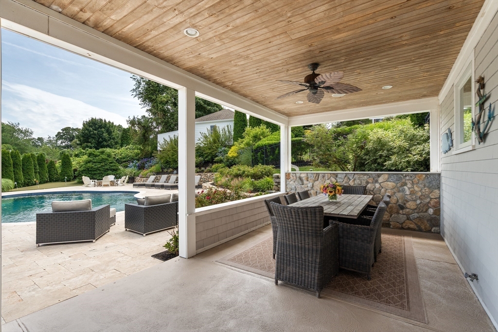 18 Holly Hill Circle