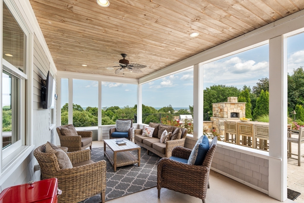 18 Holly Hill Circle