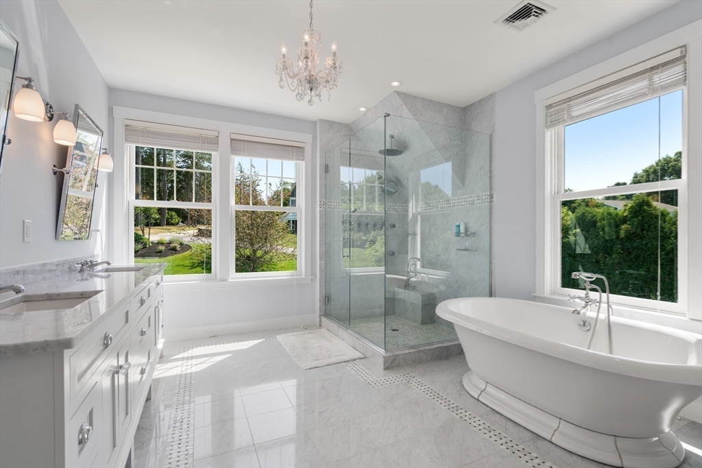 18 Holly Hill Circle
