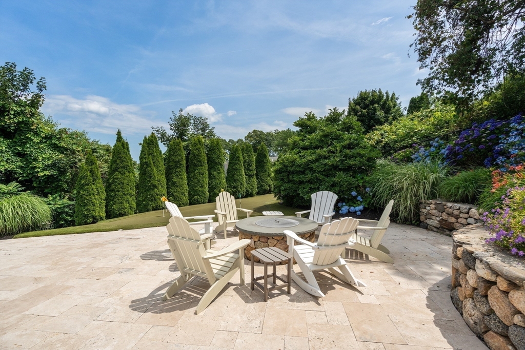 18 Holly Hill Circle