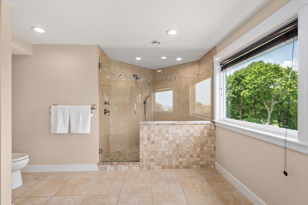 18 Holly Hill Circle