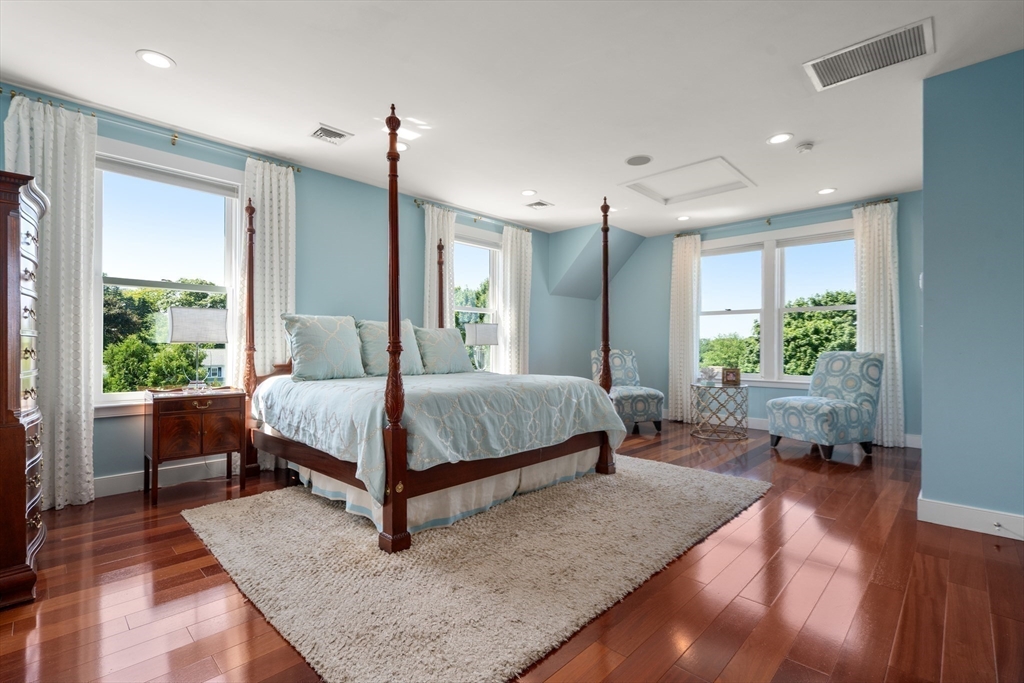 18 Holly Hill Circle