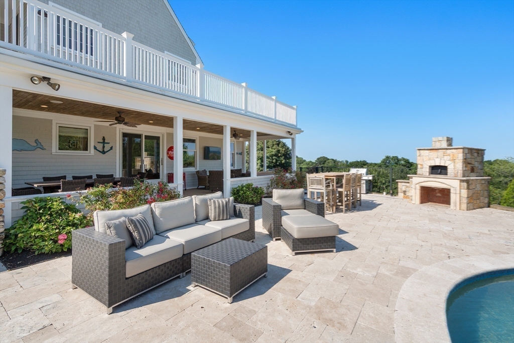 18 Holly Hill Circle