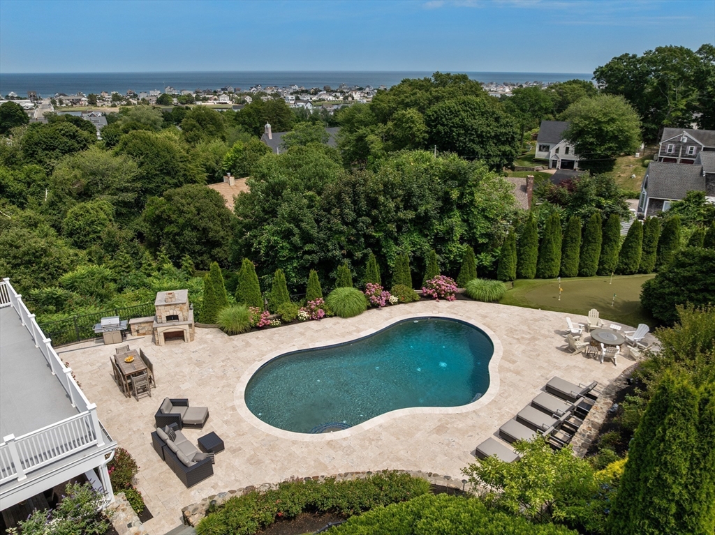 18 Holly Hill Circle