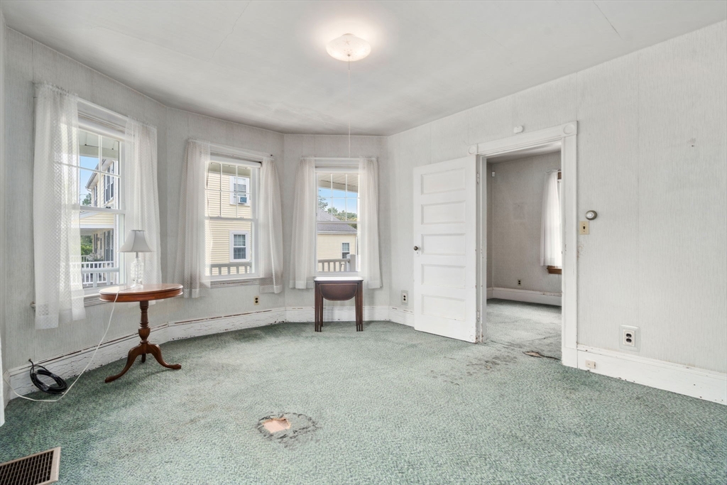 39 Phillips Ave