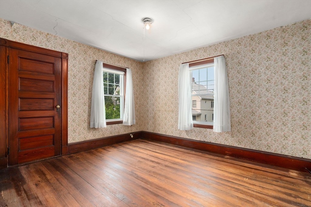 39 Phillips Ave