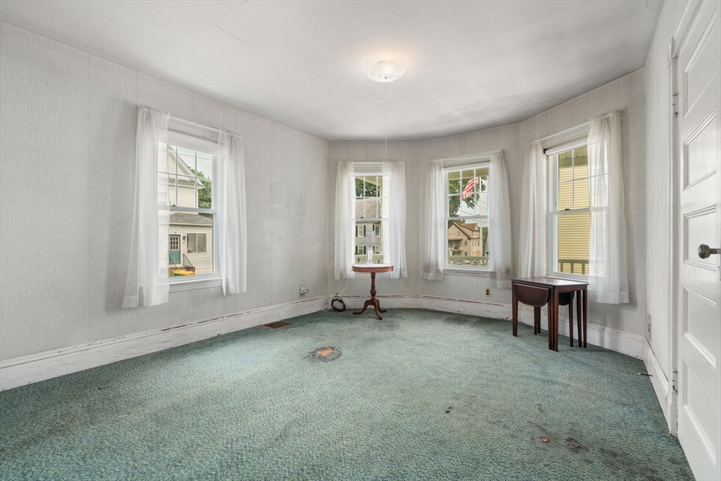 39 Phillips Ave