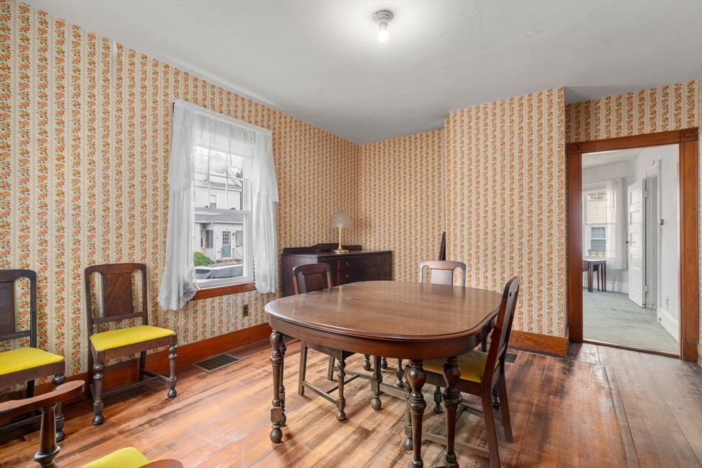 39 Phillips Ave