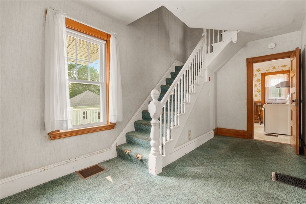 39 Phillips Ave