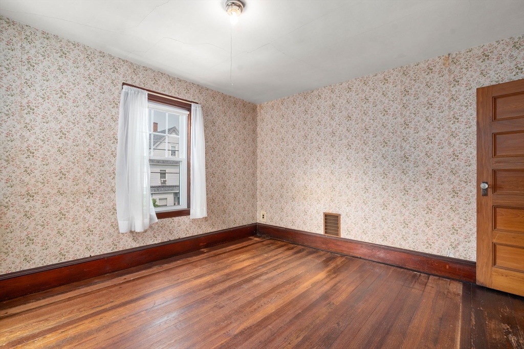 39 Phillips Ave