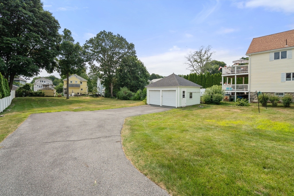 39 Phillips Ave