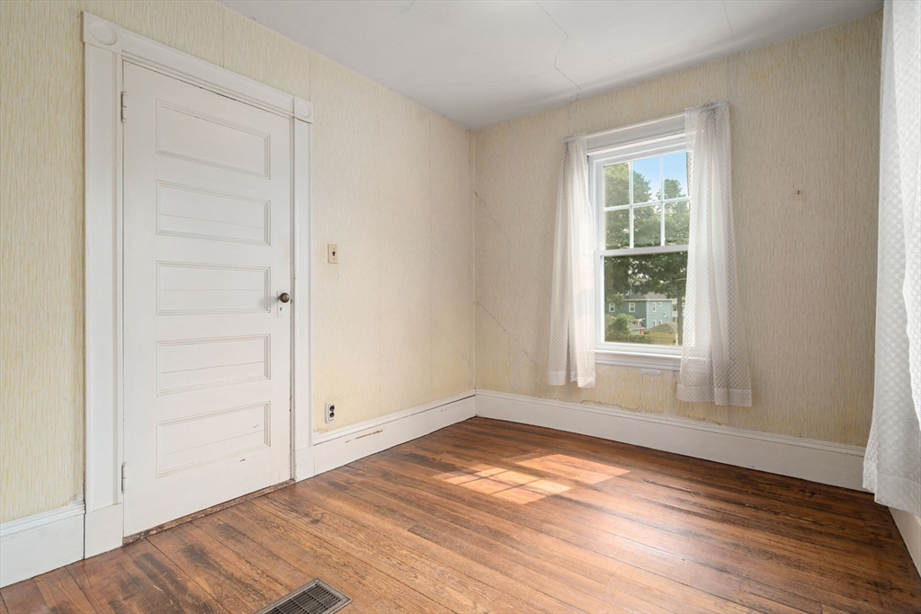 39 Phillips Ave