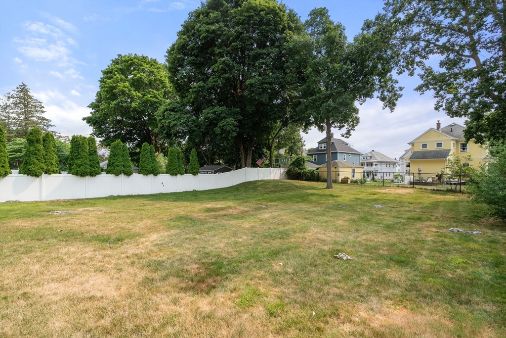 39 Phillips Ave