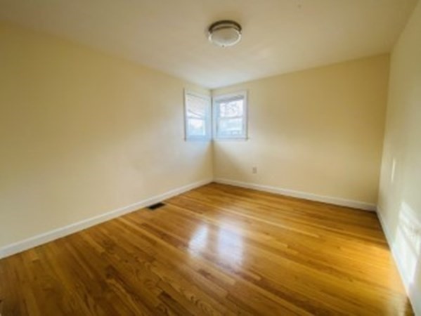 11 Selwyn Rd