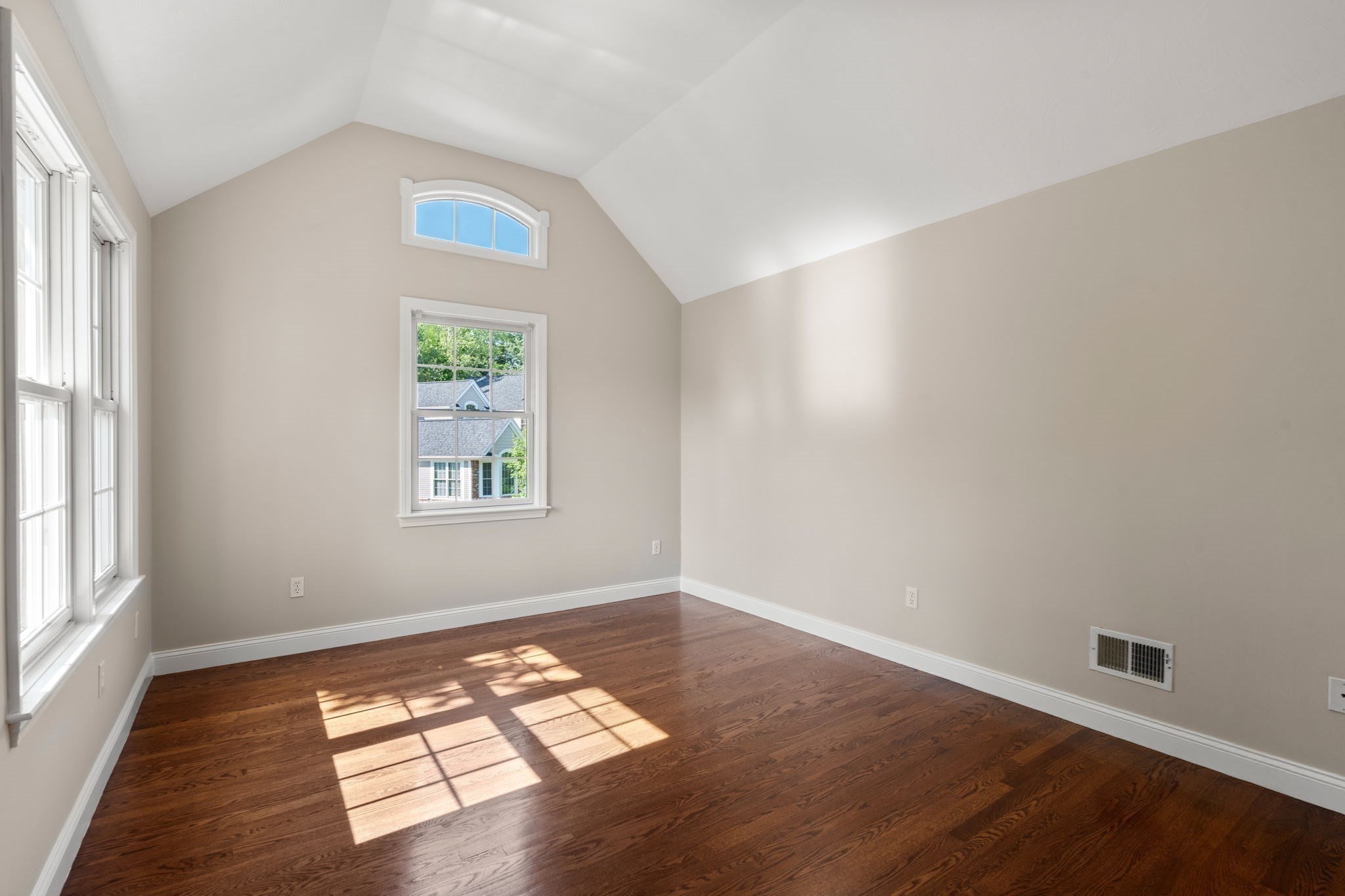 7 Riverwalk Ln # 7