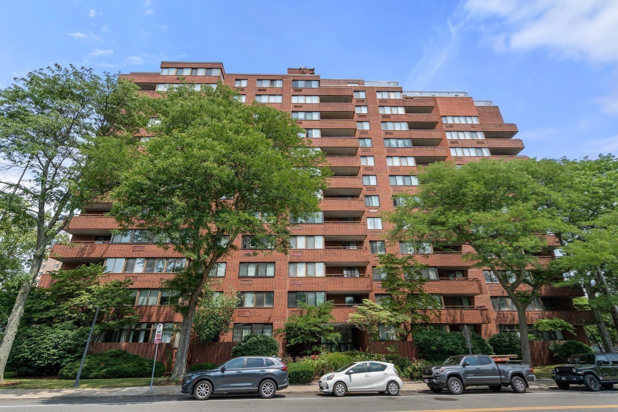 77 Adams St # 1206
