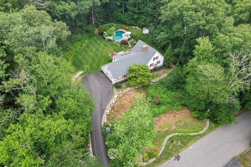 17 Noon Hill Avenue