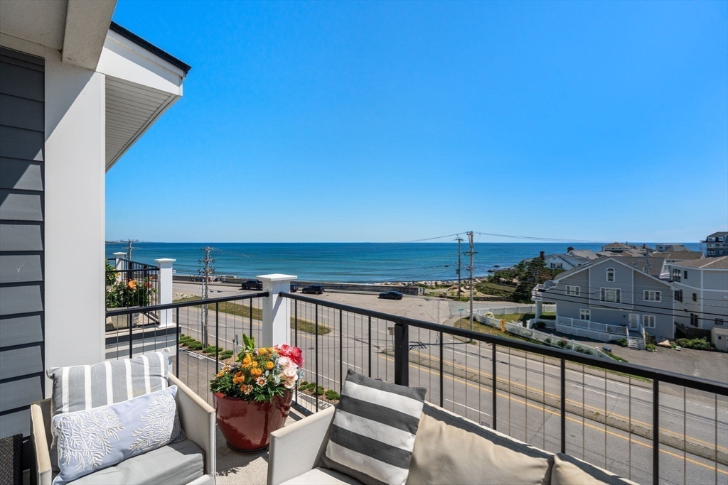 535 Ocean Blvd # 403
