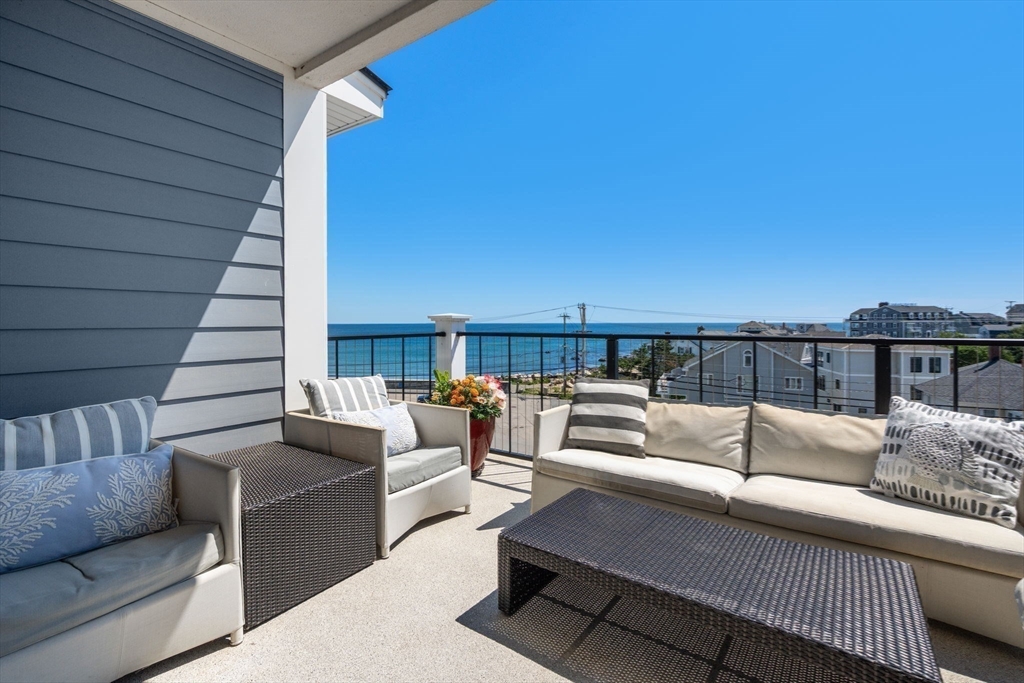535 Ocean Blvd # 403
