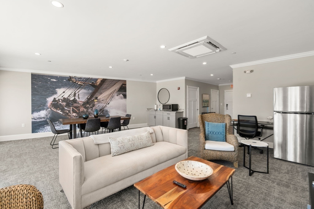 535 Ocean Blvd # 403