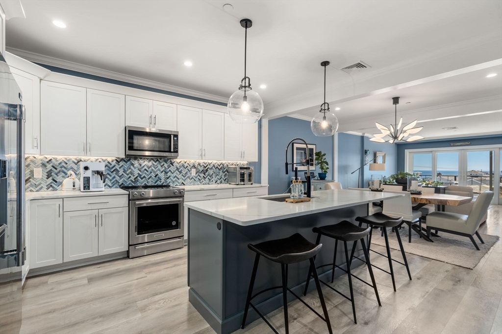 535 Ocean Blvd # 403