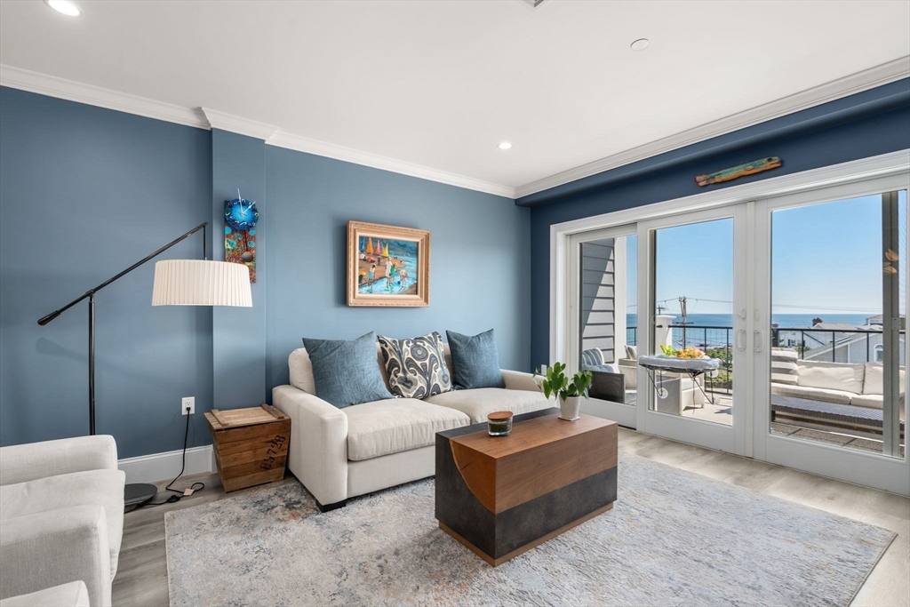 535 Ocean Blvd # 403