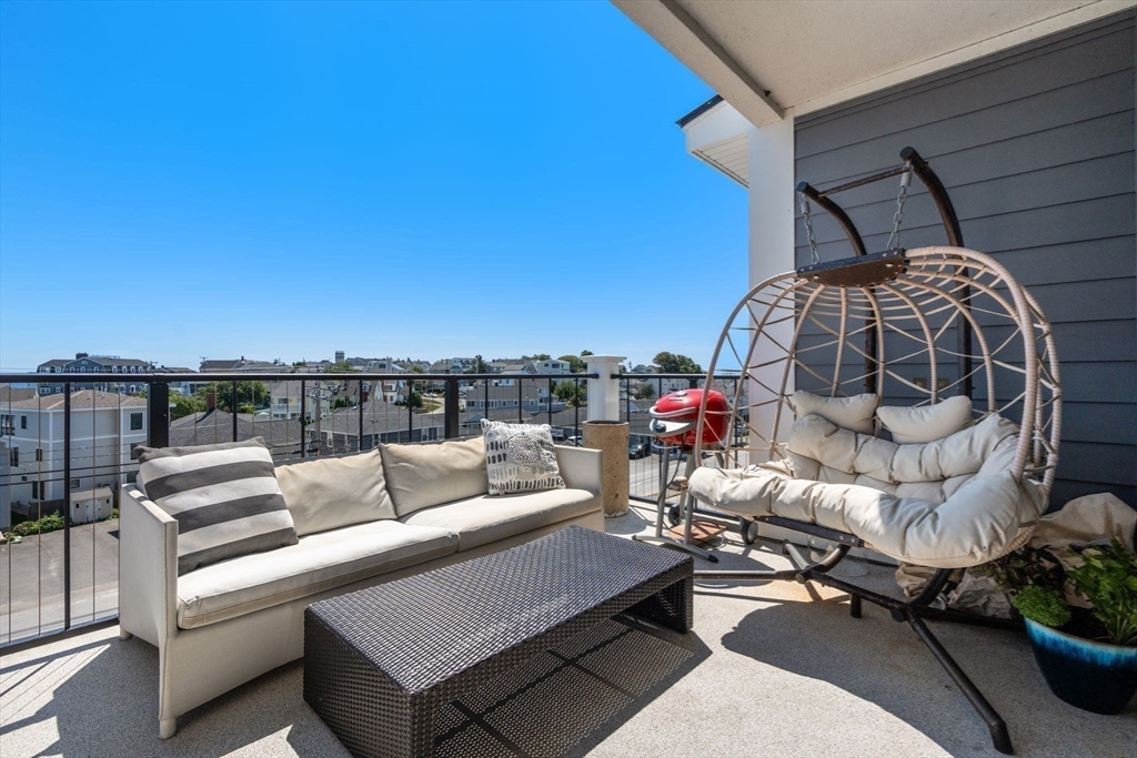 535 Ocean Blvd # 403