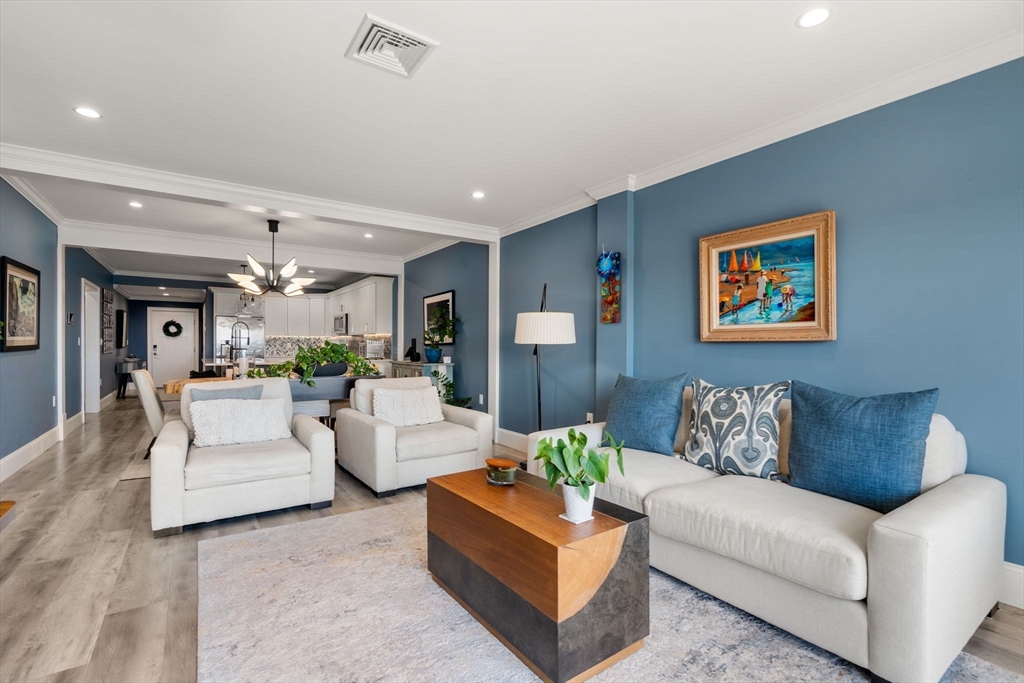 535 Ocean Blvd # 403