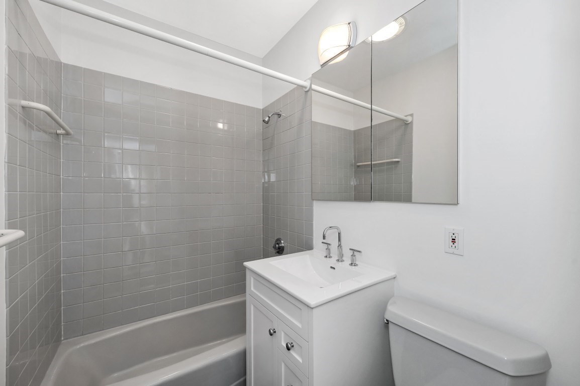 233 Commonwealth Avenue # 7