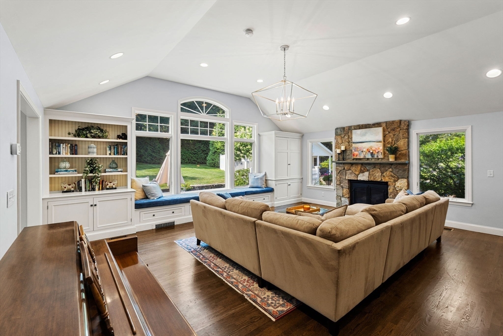 23 Pleasant Valley Rd