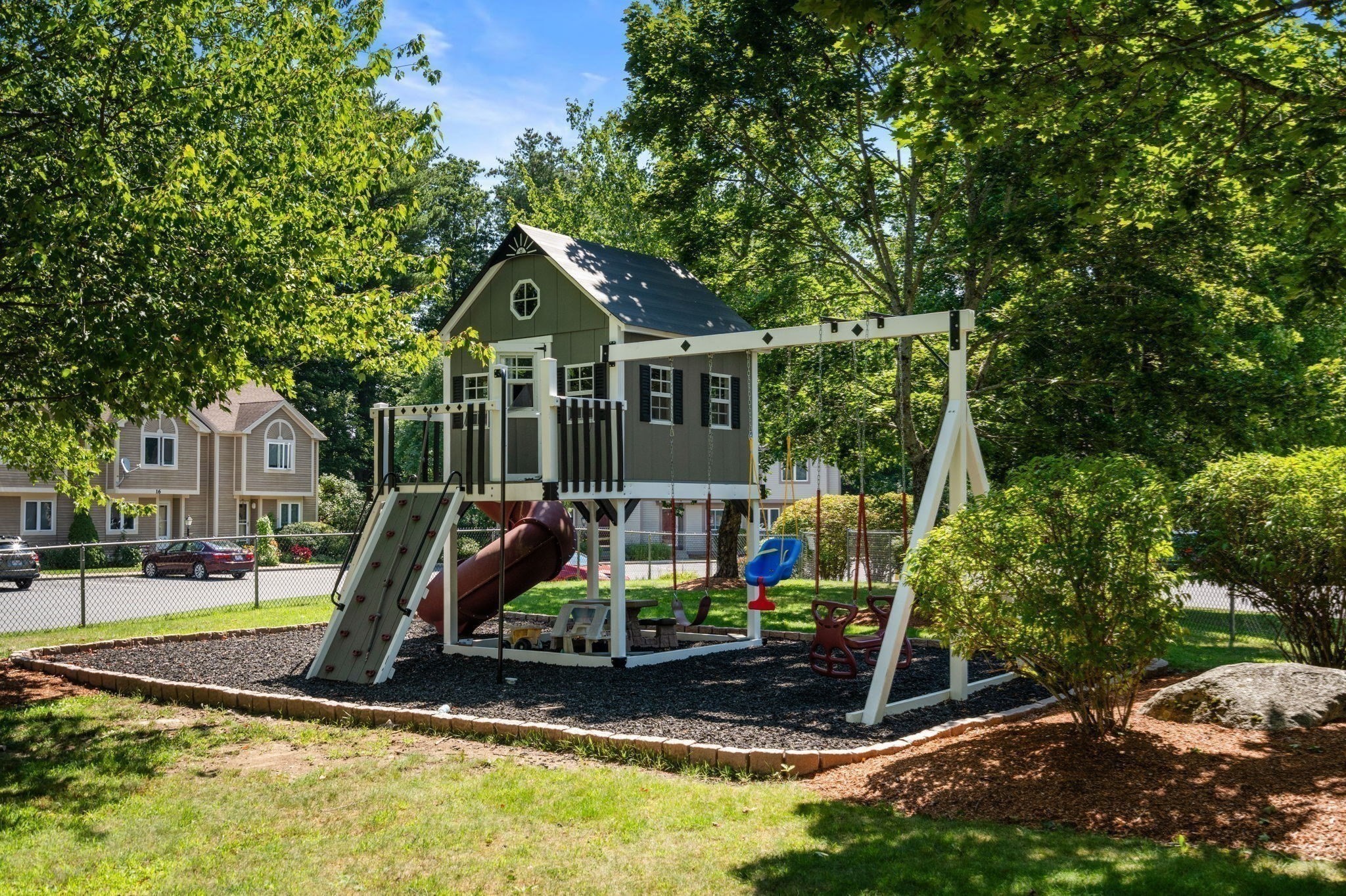 55 Littleton Rd # 11B
