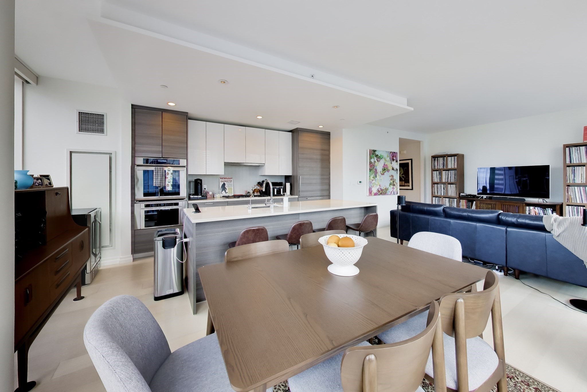 1 Franklin St # 2608