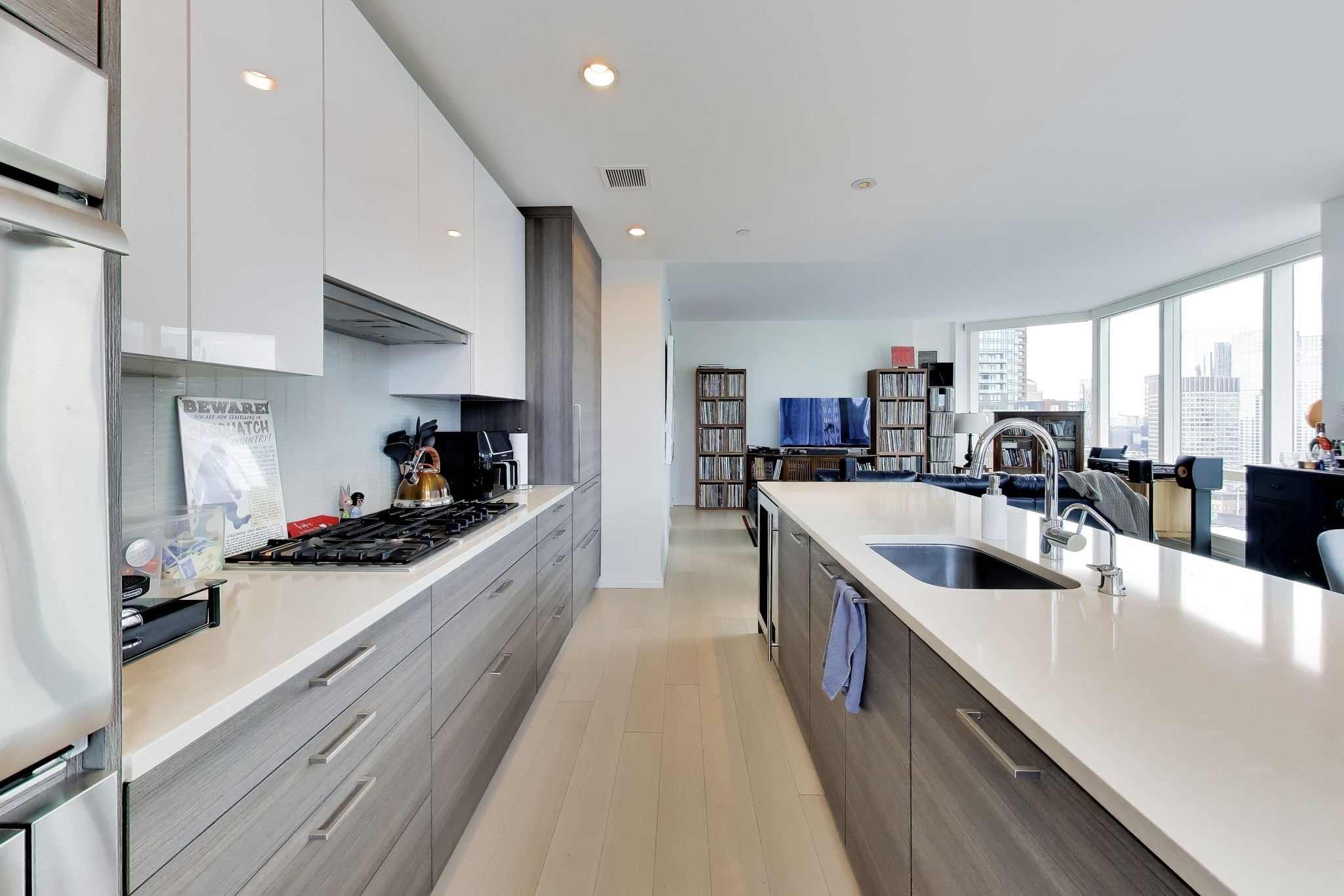 1 Franklin St # 2608