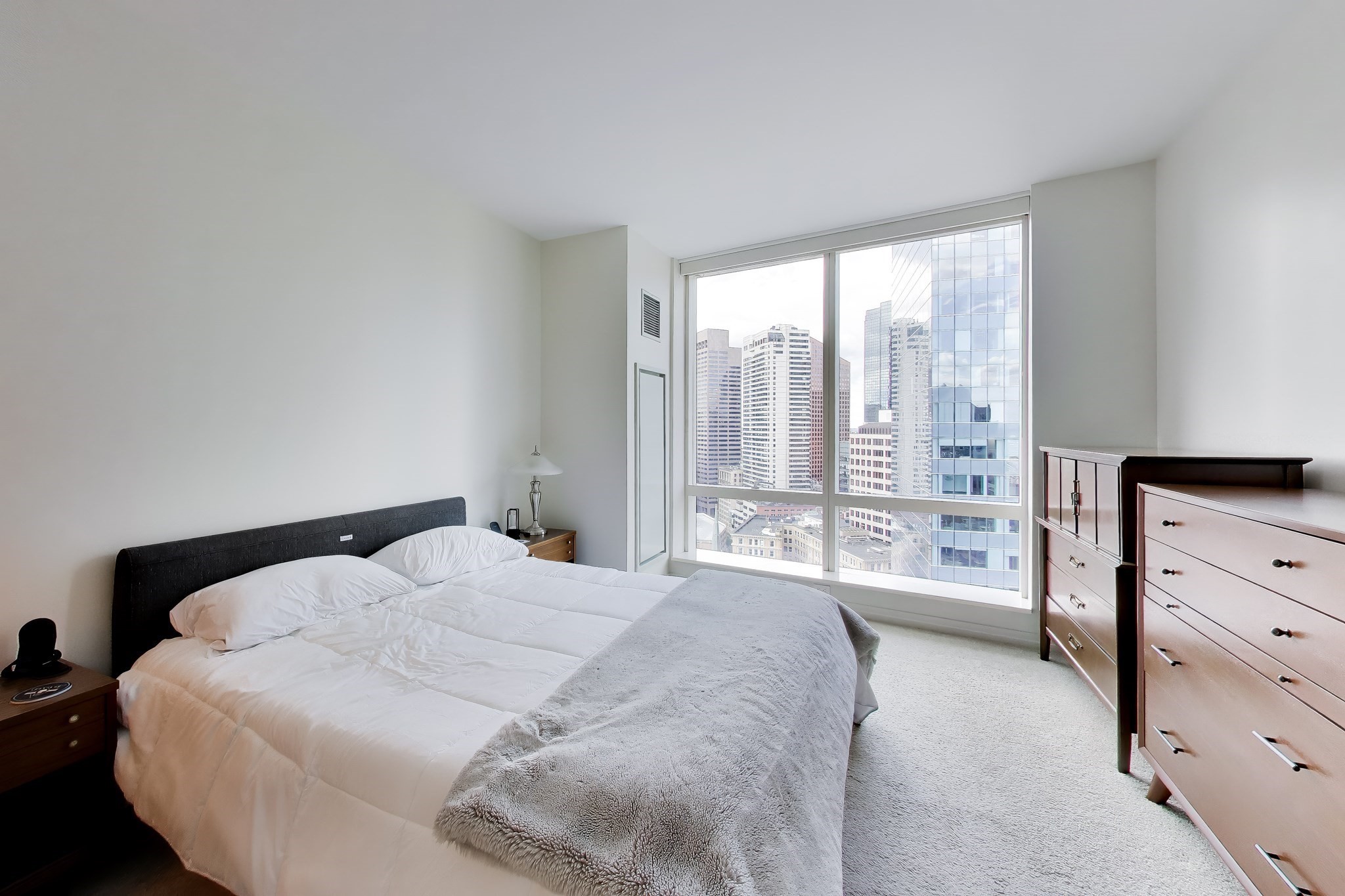 1 Franklin St # 2608
