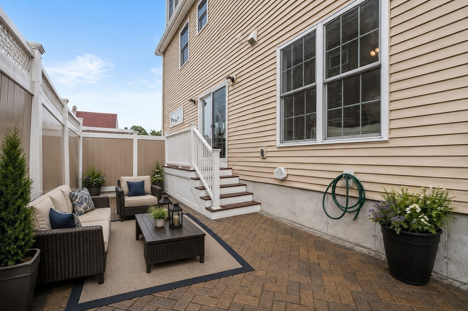 10 Gale St # 1