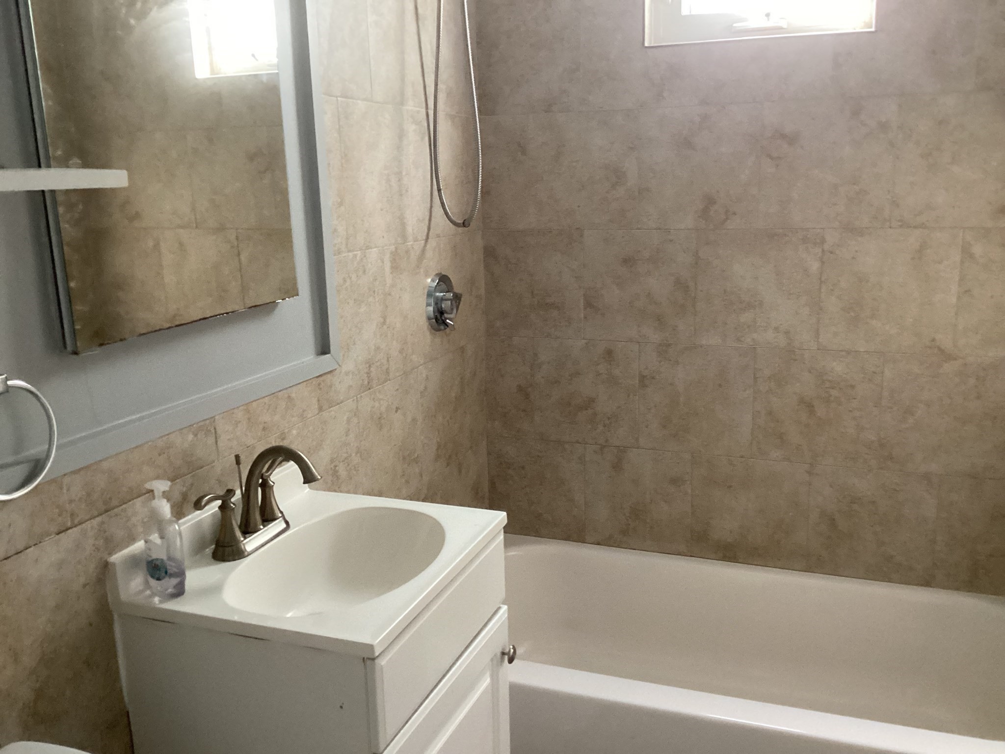 40 Newcastle Rd # 1