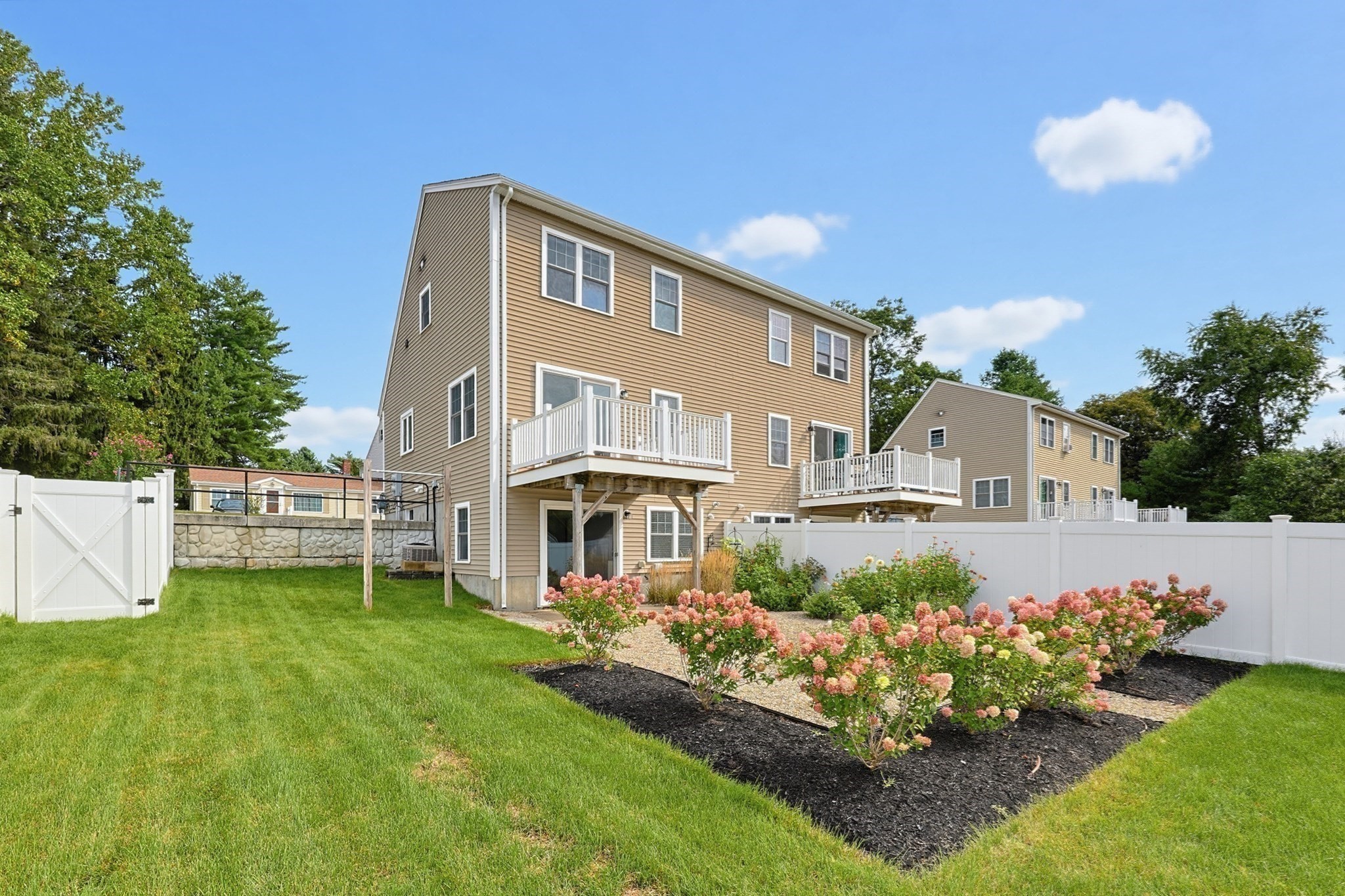 1449 Main St # 4