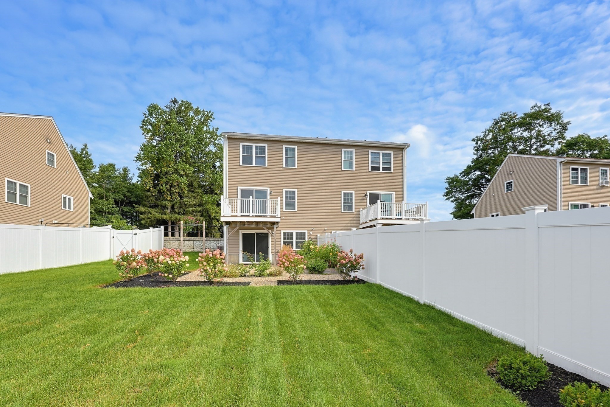 1449 Main St # 4