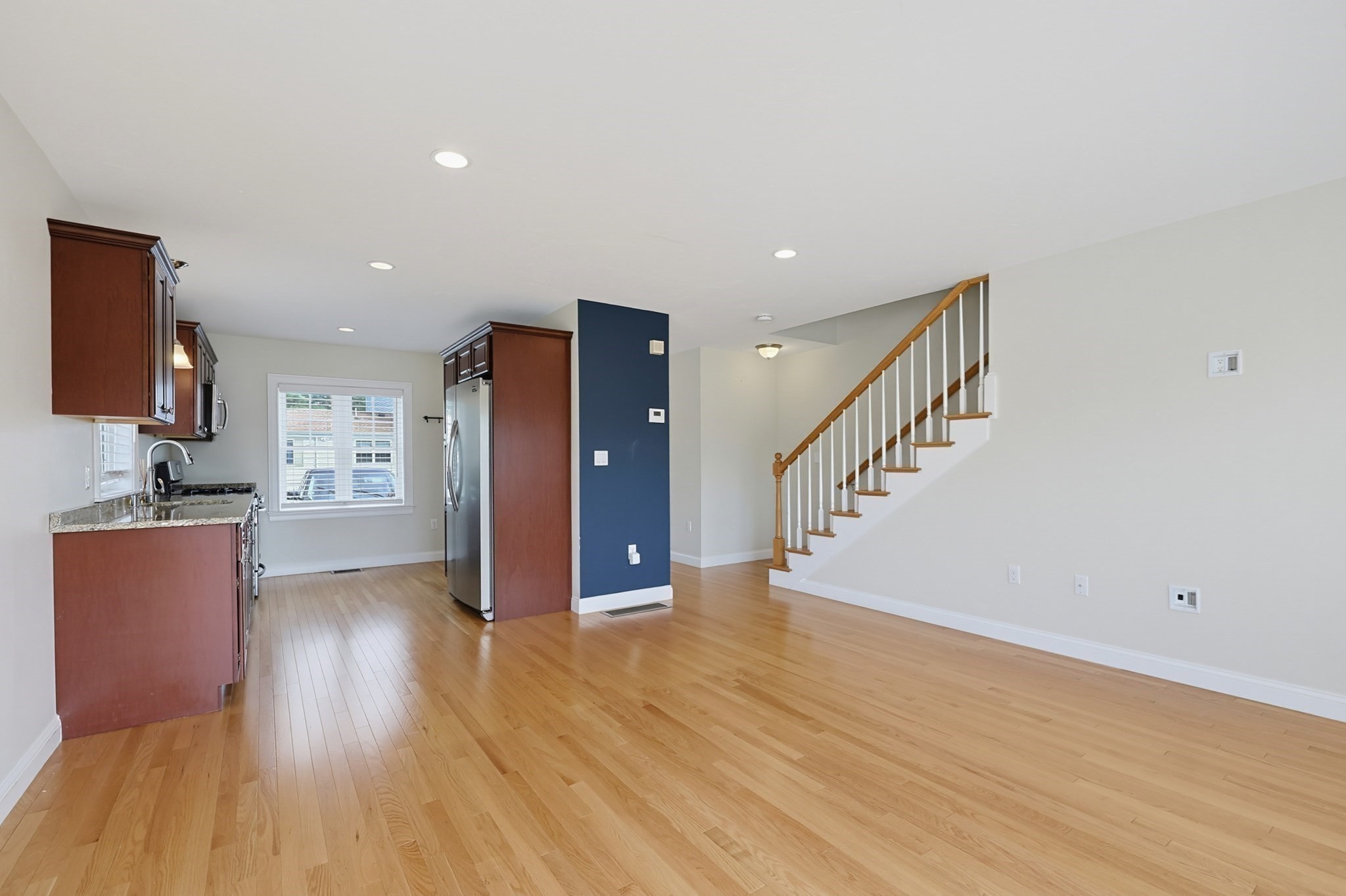 1449 Main St # 4